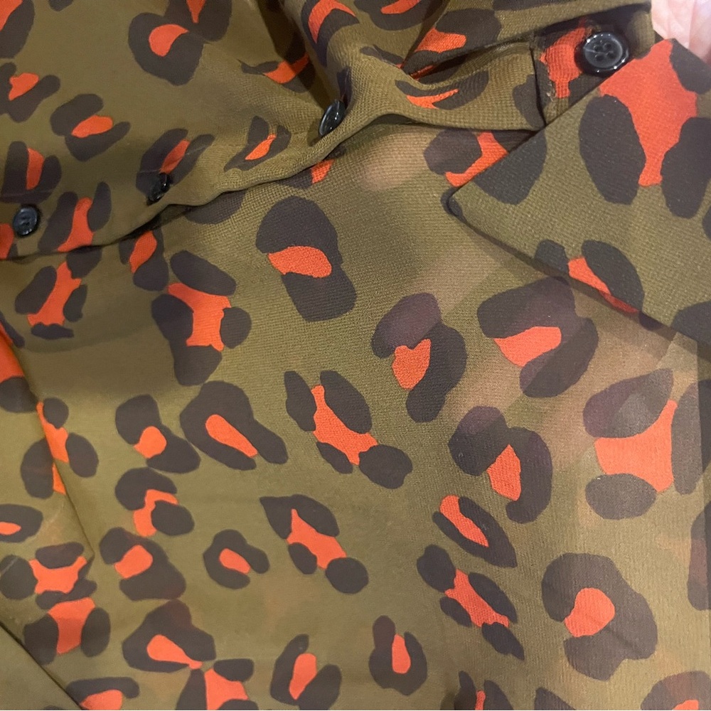 The Bouse & Dress Sheer blouse animal / leopard print long sleeves buttons down - Picture 8 of 9